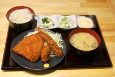 サクッと感がたまらない、ミックスフライ定食も！