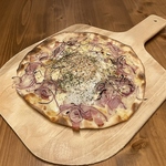 《カルボナーラ風ビスマルク》は常連様にも人気のメニュー