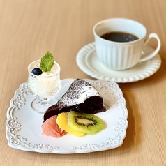 ガトーショコラフルーツホイップ