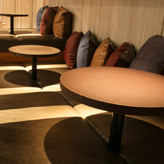 （禁煙）クッションフラットシート席！お履き物を脱いでゆったりとお寛ぎいただけるお席をご用意しております！