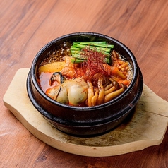 あさりと牡蠣の石鍋スンドゥブ