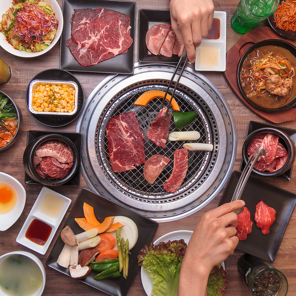 本店仕込みのタレで味わう本格焼肉食べ放題！