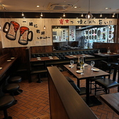 カウンター席は4席完備。デートや少人数でのしっぽり飲み、お一人様で夕食のご利用にも最適です！美味しいお料理とお酒で一日の疲れを吹き飛ばしましょう♪ご来店お待ちしております。