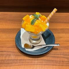 マンゴーパフェ