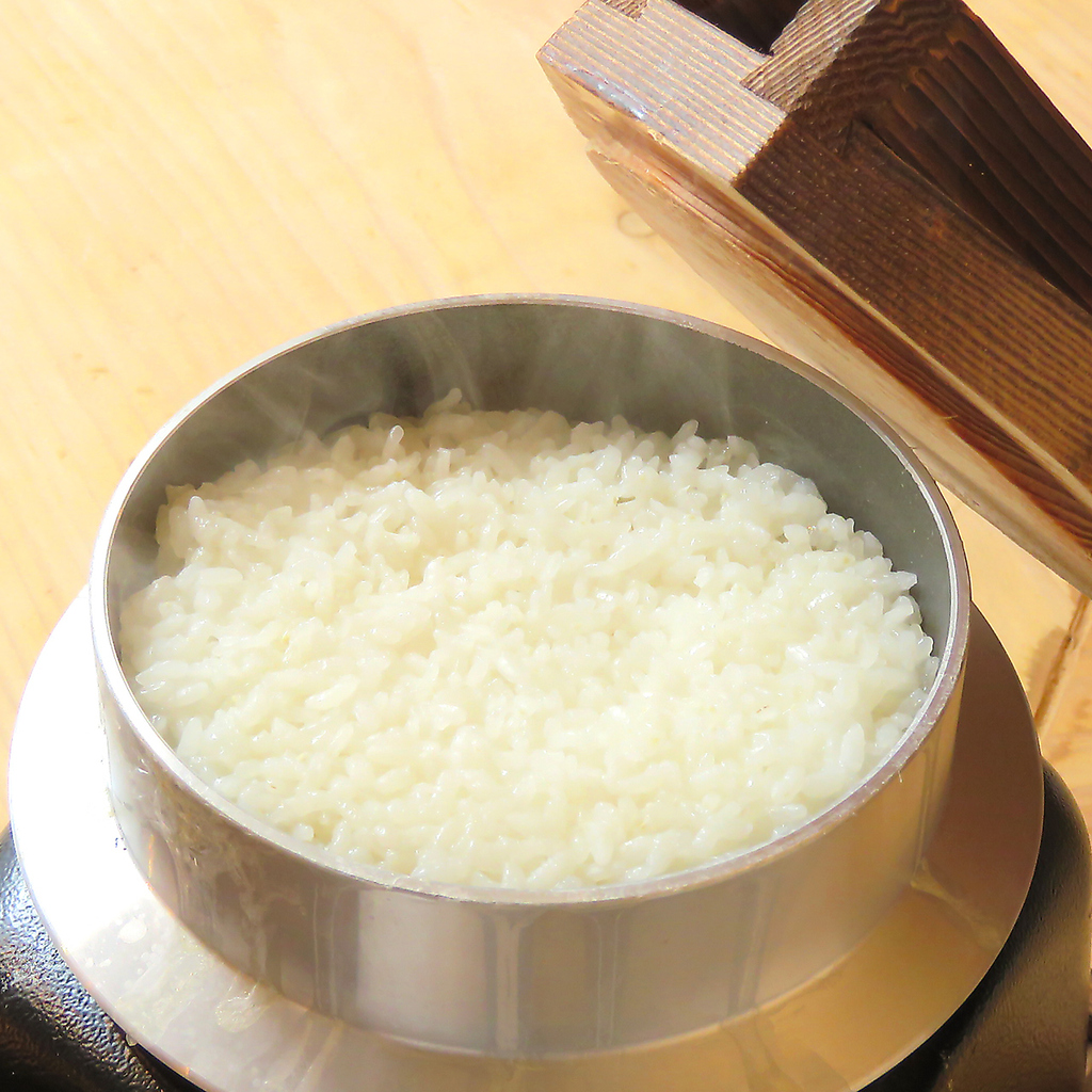 羽釜で炊く銀シャリ