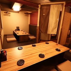 敷居を外せば45名までの宴会でもご利用していただけます。当店自慢のモダン空間で宴会をお愉しみ下さい。