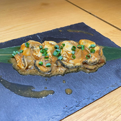 信州・松本の味噌蔵、石井味噌さんの『三年蔵赤味噌』を使用した、牡蠣の味噌漬けの写真