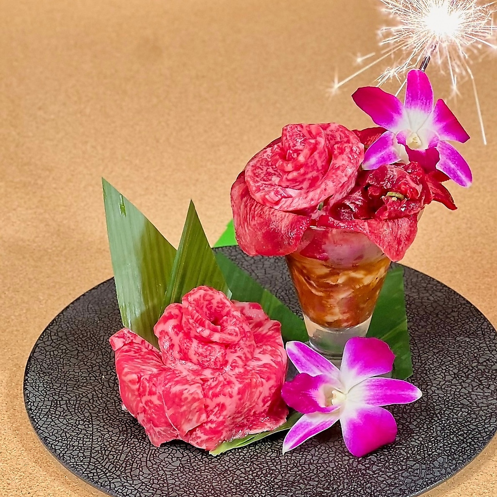 【大切な人のお祝いに♪】肉ケーキのご用意ございます♪焼肉屋ならではのお祝いをお楽しみください♪