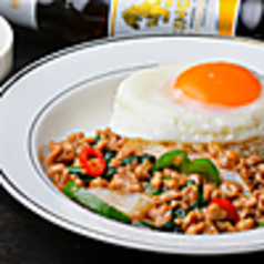 SLOWJAM GARAGE Singaporean cuisine スロージャム ガレージ シンガポール クイジーンの特集写真