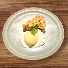クランブルアップルパイ バニラアイス添え