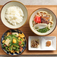 あしびなーはランチでもディナーでも楽しめます。