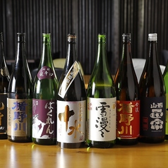 宮城と山形の地酒を常時10種類以上取り揃え!