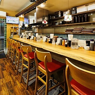 とんかつ ニューベイブ 谷町店の雰囲気1