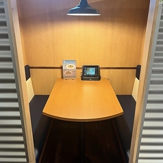 1名様～4名様までご利用いただける半個室のソファ席をご用意しています！女子会や小人数のご利用にピッタリと、気ままにごゆっくりと寛ぎいただけます♪ご予約の際は気軽に店舗にお問い合わせください。