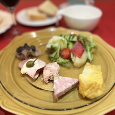 前菜盛り合わせ　色々なお料理を少しずつの幸せ