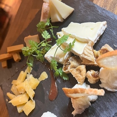 【チーズソムリエ厳選】チーズの盛り合わせ５種