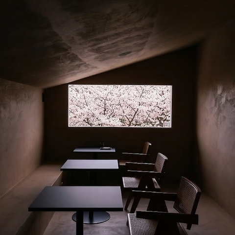 【カフェ／ランチ】上賀茂神社から徒歩3分 賀茂川のほとりに佇む上質な空間