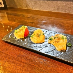 和風カプレーゼ〜トマトとモッツァレラ、湯葉を巻柚子胡椒を添えた和風カプレーゼ〜の写真