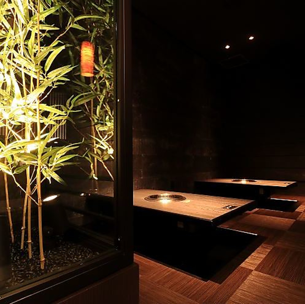 高級感ある空間で極上のA5ランク黒毛和牛の味わいと共に至福の時間を！贅沢なひとときを過ごせます。