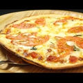 料理メニュー写真 トリプルチーズのマルゲリータ/ビスマルク ピザ