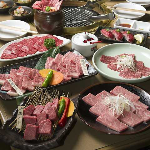 【熊野牛の中でも厳選したものだけの贅沢なコース全14品】熊野牛・極コース+飲み放題90分8,800円