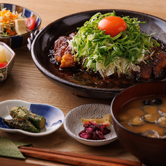 【霧島山麗SPF豚使用】ねぎ玉味噌カツ煮定食の写真