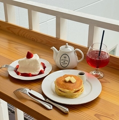 素敵な中庭を眺めながらカフェタイムを