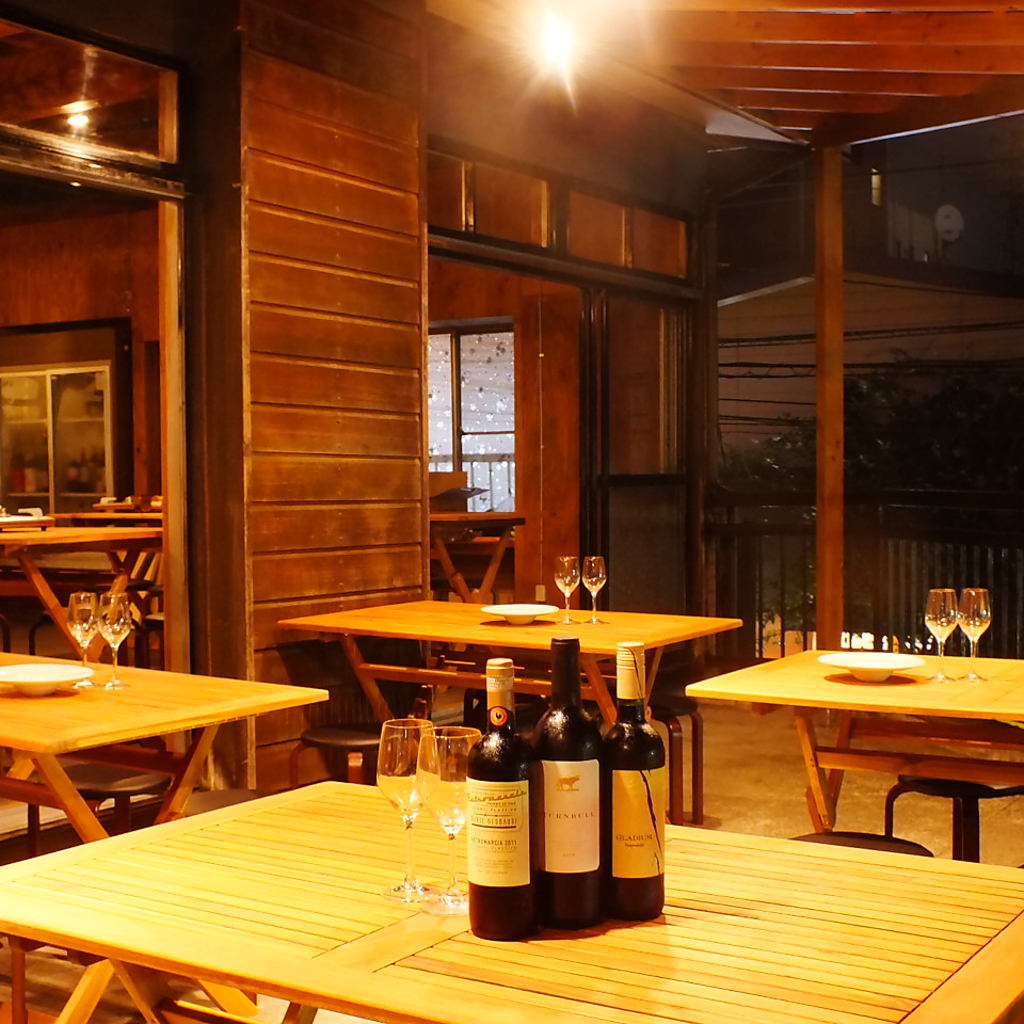 屋台のような雰囲気を醸し出すテラス席もオススメです☆20名～テラス貸切も可能！暖房も完備です♪