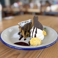 料理メニュー写真&nbsp;抹茶とかぼちゃのハロウィンエンジェルケーキ