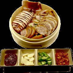 蒸しイカ1尾＆豚足