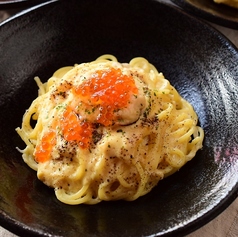 【冬季限定】焼きカニボナーラ　あぶり味噌仕立ていくらのせ