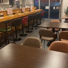 4人掛けテーブル席 2席ございます