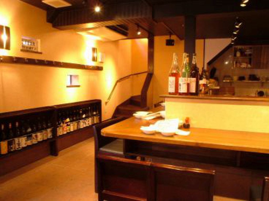 お店に入れば落ち着いた雰囲気の店内♪「プライベート飲み」にもOK！！