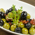 料理メニュー写真&nbsp;厳選オリーブ盛り合わせ