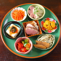 色彩と深みが誘うくつろぎのひととき