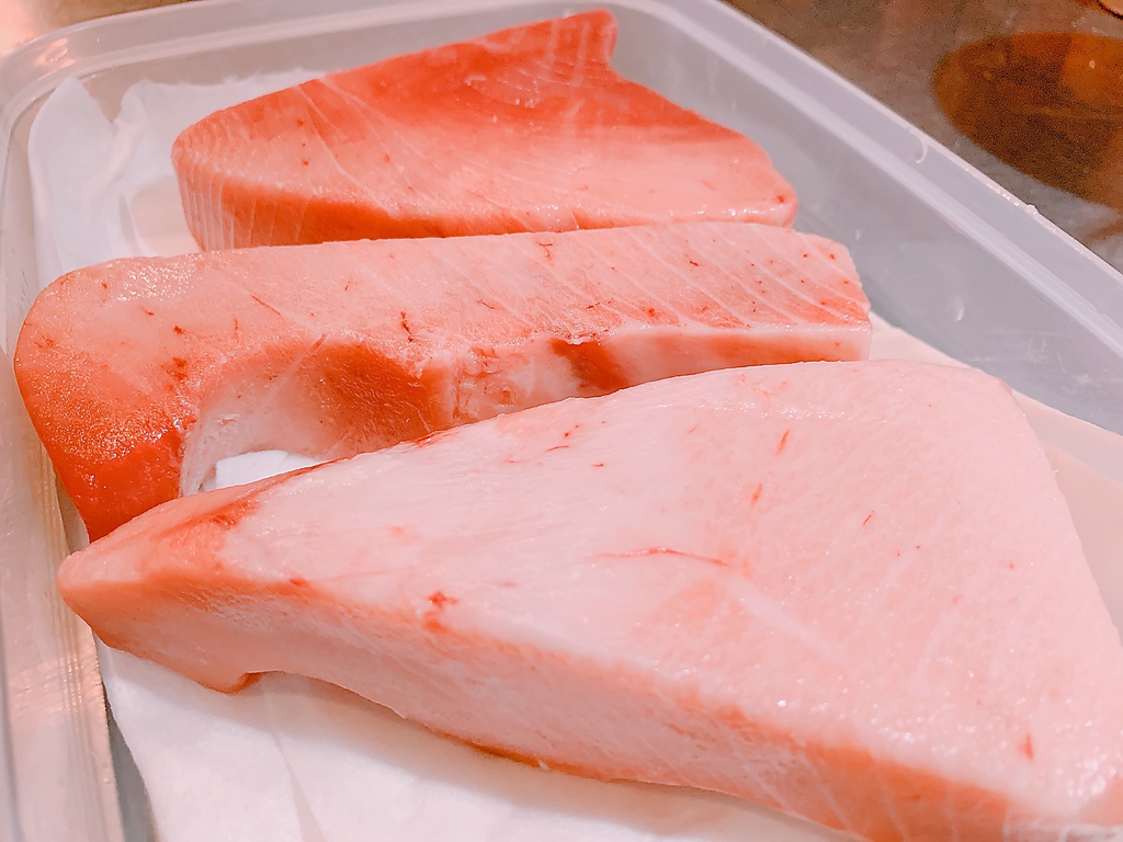 【本マグロの山盛り】沖縄といえば全国有数の本マグロ魚漁地☆ホンマに美味い本マグロを低価格で提供