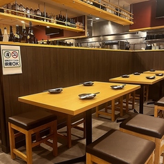 テーブル席は2名様よりご利用可能！少人数でのご宴会から会社宴会まで幅広く対応可能です。お店丸ごと貸切も承っております。お一人様でのご来店も大歓迎！お酒の種類も豊富にご用意しておりますので、ご友人との飲み会などにもお気軽にご活用くださいませ。◇蕨 蕨駅 居酒屋 飲み放題 会社宴会 忘年会 新年会◇