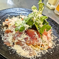 生ハムとルッコラのチーズたっぷりパスタ！