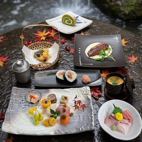 ホテル修行の一流シェフが作る和食&カフェ！地元食材とかわいい店内を満喫。