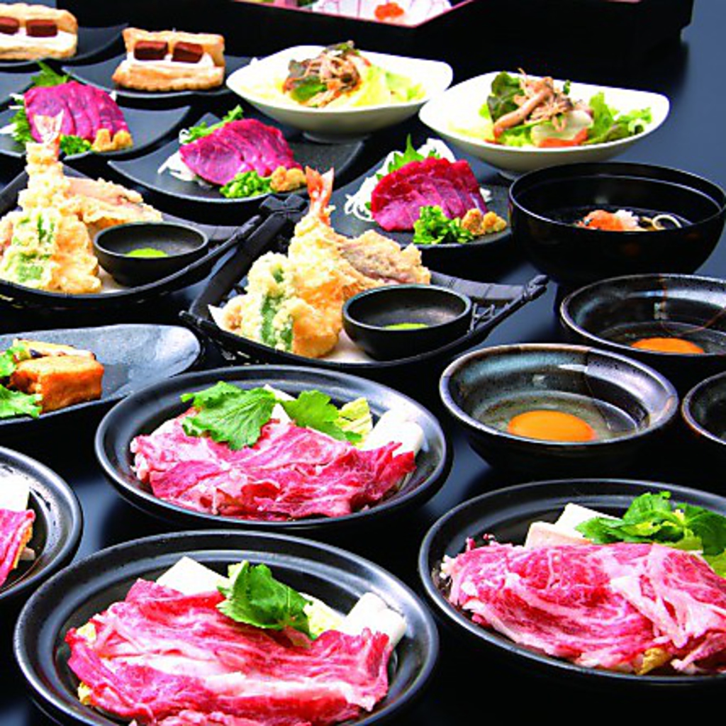 会社宴会からプライベート飲み会まで対応可能です！飲み放題付の宴会コースはすべて生ビール付◎