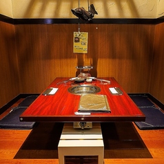 【半個室：座敷席】周りを気にせずお食事を楽しめる、座敷の半個室をご用意しました。大切な方とのお食事や、静かに語らいたい時などに最適です！