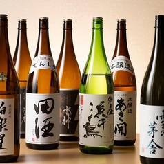 東北を中心に全国の銘酒を厳選。店主自慢の16種