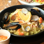 「王道！シーフードパエリア」バルの定番メニュー。イタリアンやビストロメニュー、洋食を気軽に！