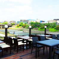 【夏季限定】晴れた日は京の風物詩である川床にご案内♪