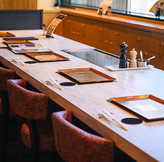 【カウンター席：9席】