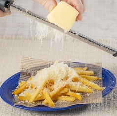 フライドポテト(チーズまみれ)