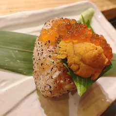 雲丹とイクラ炭焼きおにぎり
