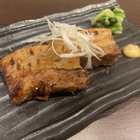 備長炭で香ばしく焼くとり串・つくね・炙り角煮