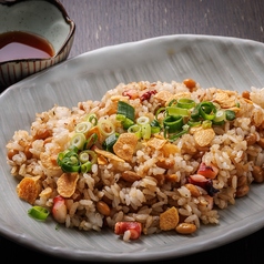 蛸としょぼろ納豆のガーリック焼飯