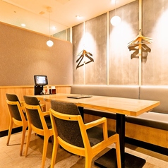 テーブル席も多数ご用意しております！活気のある店内で飲兵衛しませんか？